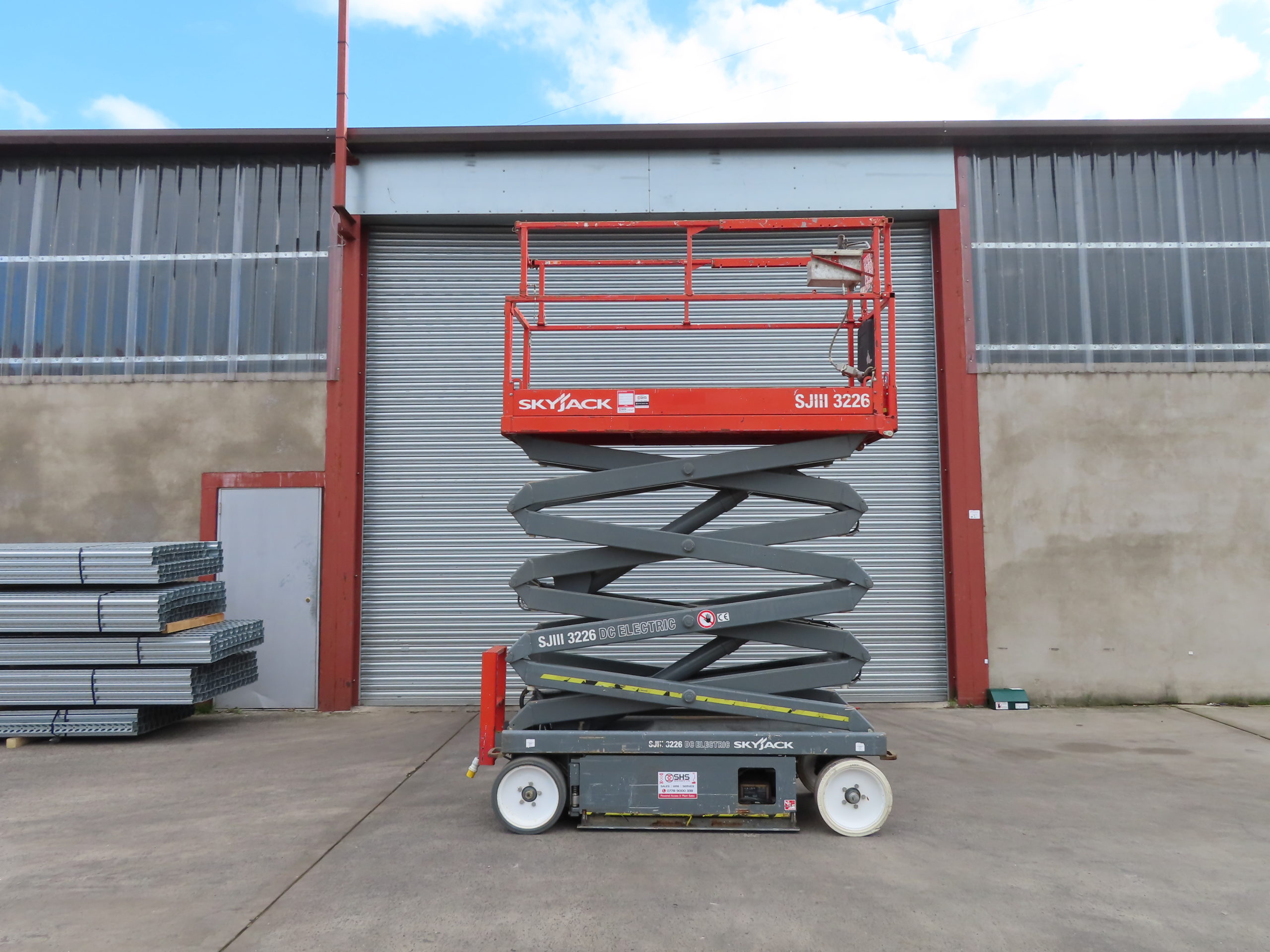 Skyjack SJIII 3226 Scissor Lift SN1999 SHS Merchants Ltd Used