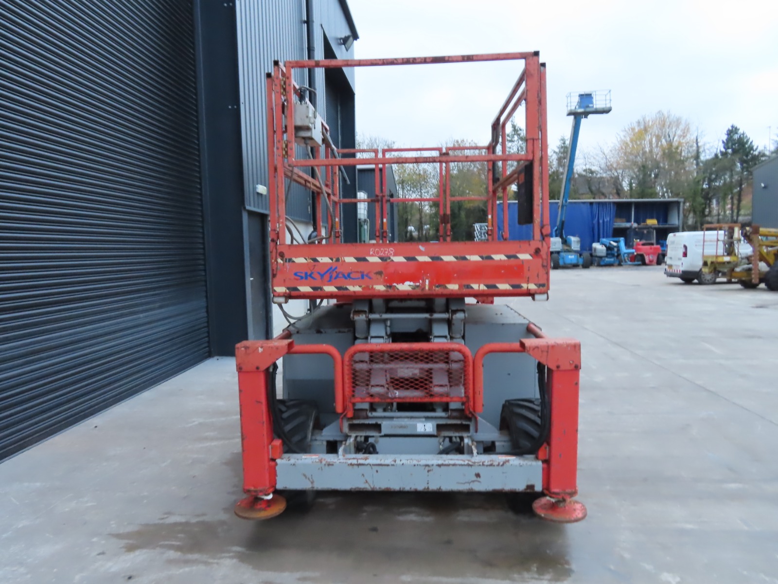 Skyjack 6832RT Diesel Scissor Lift Access Platform Cherry Picker SN