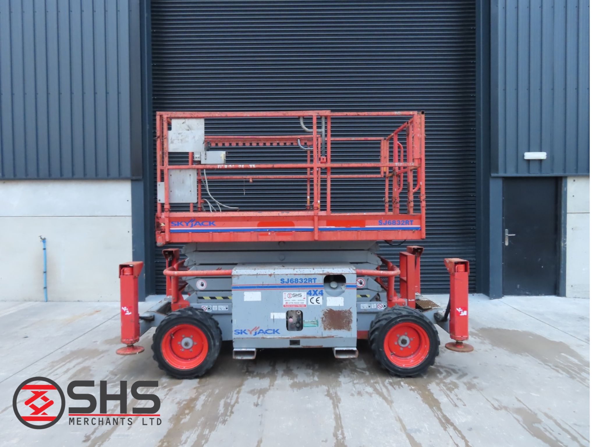 Skyjack 6832RT Diesel Scissor Lift Access Platform Cherry Picker SN