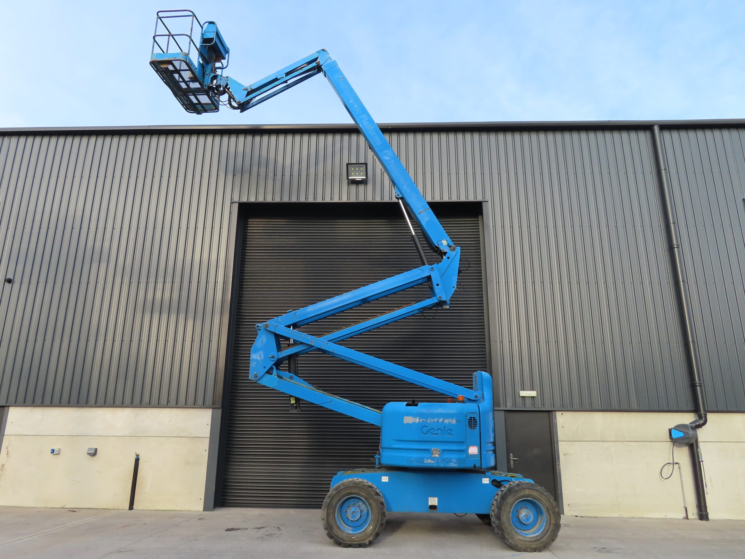 Genie Z60/34 Articulated Boom Lift Access Platform Cherry Picker SN ...